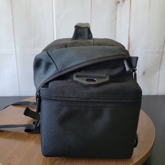 Canon Rebel Camera Bag for camera and accessories.  Black camera bag w/ dividers - Picture 2 of 13